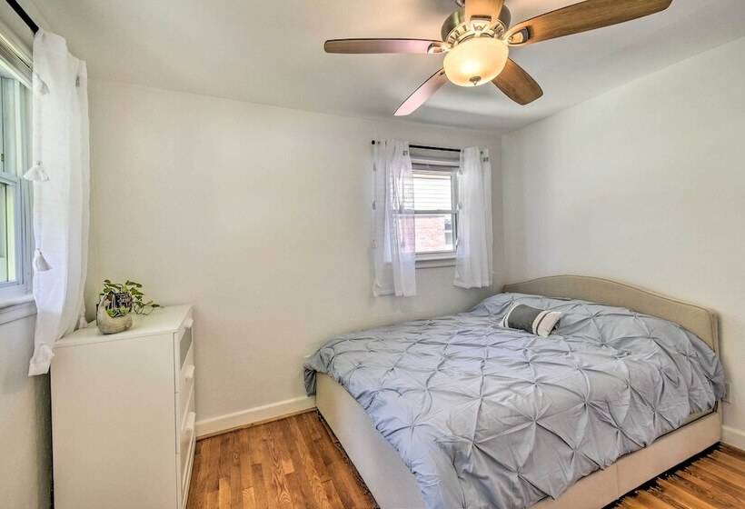 Bright Norfolk Home < Half Mi Stroll To Beach