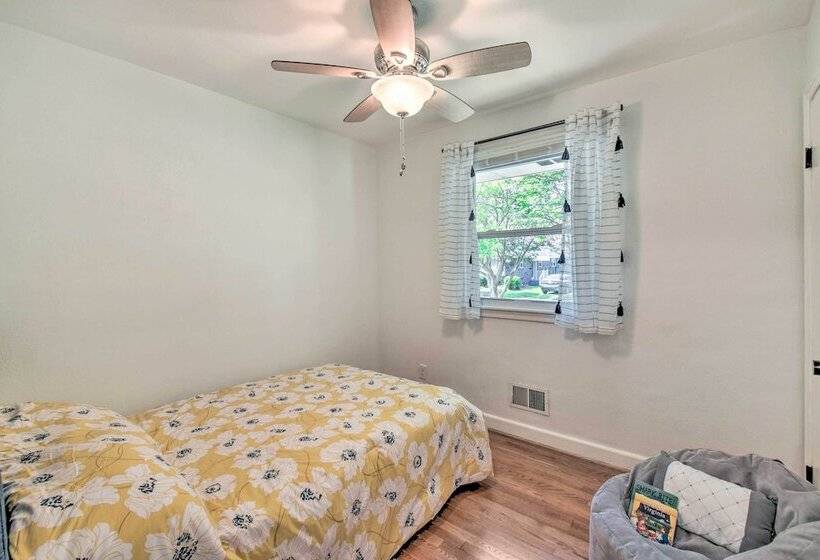 Bright Norfolk Home < Half Mi Stroll To Beach