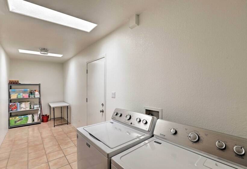 Bright Tucson Home W/ Patio By Rillito River Path!