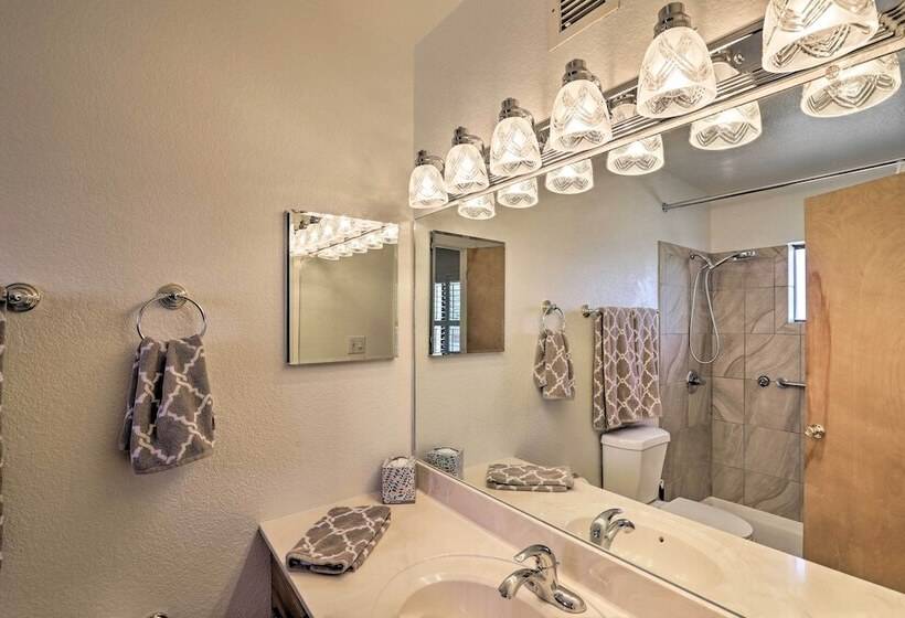 Bright Tucson Home W/ Patio By Rillito River Path!