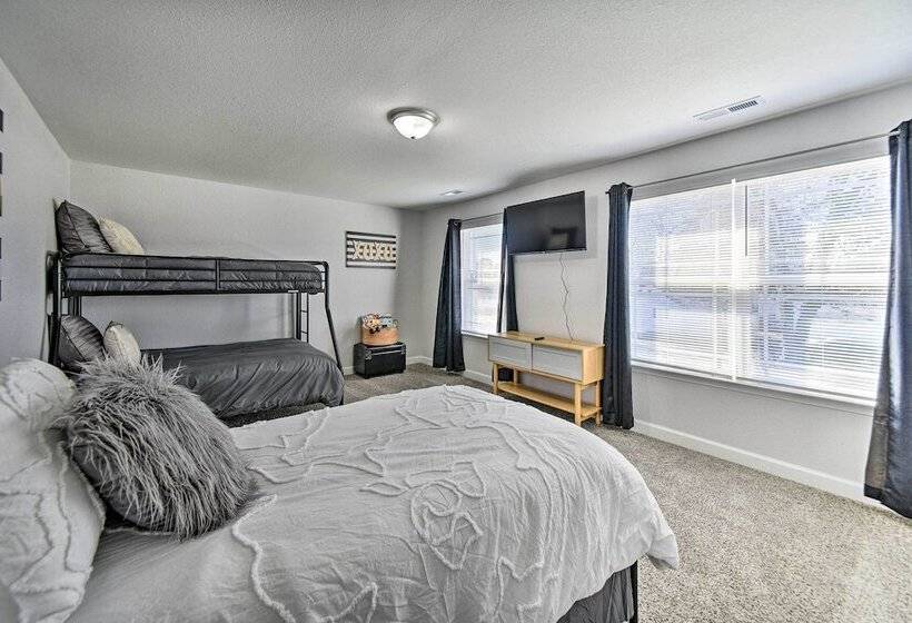 Buckroe Family Home: Walk To The Beach!