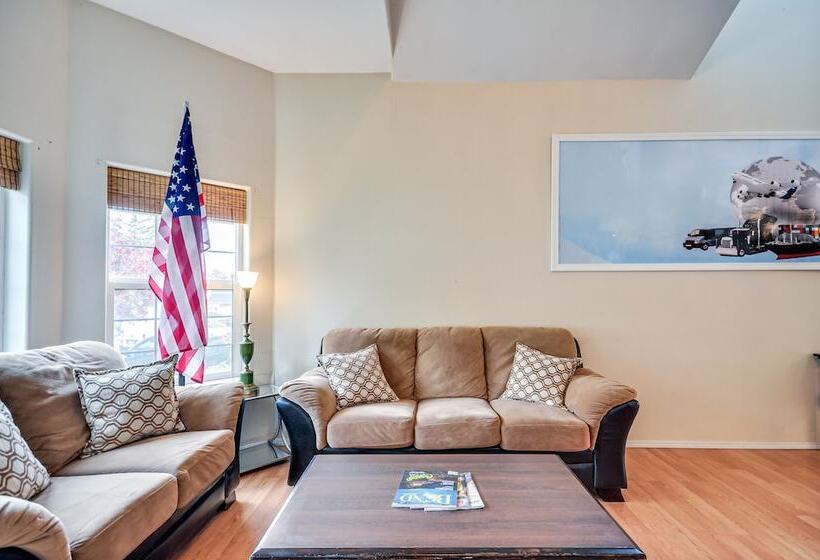 Charming Beaverton Retreat ~ 12 Mi To Downtown!