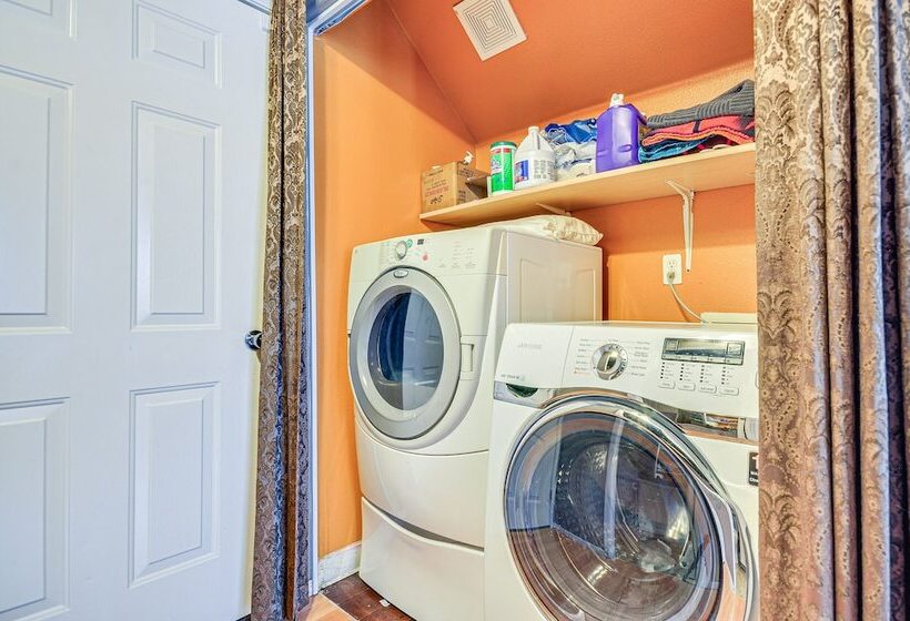 Charming Beaverton Retreat ~ 12 Mi To Downtown!