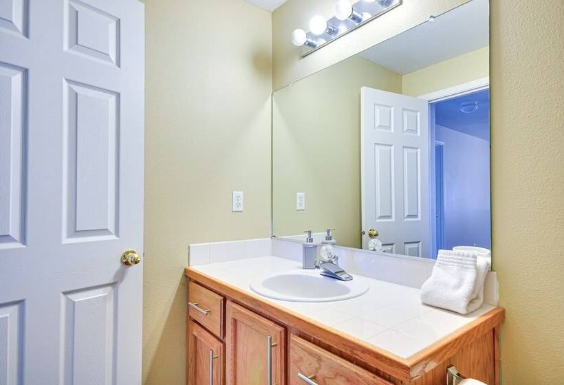 Charming Beaverton Retreat ~ 12 Mi To Downtown!