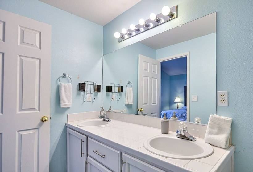 Charming Beaverton Retreat ~ 12 Mi To Downtown!