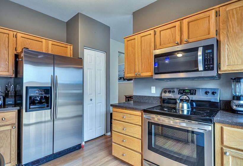 Charming Beaverton Retreat ~ 12 Mi To Downtown!