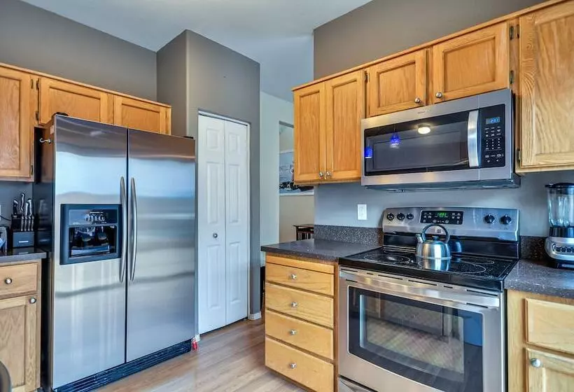 Charming Beaverton Retreat ~ 12 Mi To Downtown!