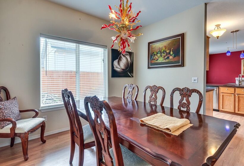 Charming Beaverton Retreat ~ 12 Mi To Downtown!