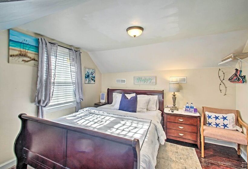 Charming Central Lynchburg Hideout W/ Patio!