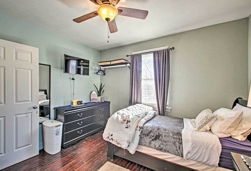 Charming Central Lynchburg Hideout W/ Patio!