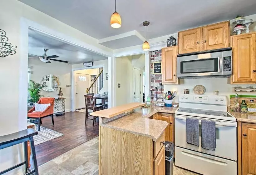 Charming Central Lynchburg Hideout W/ Patio!