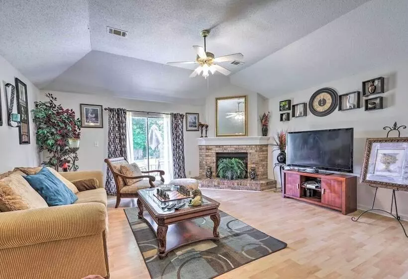 Charming Stockbridge Home: 23 Mi To Atlanta!