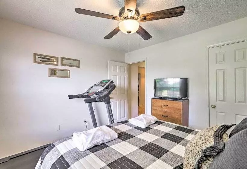 Charming Stockbridge Home: 23 Mi To Atlanta!