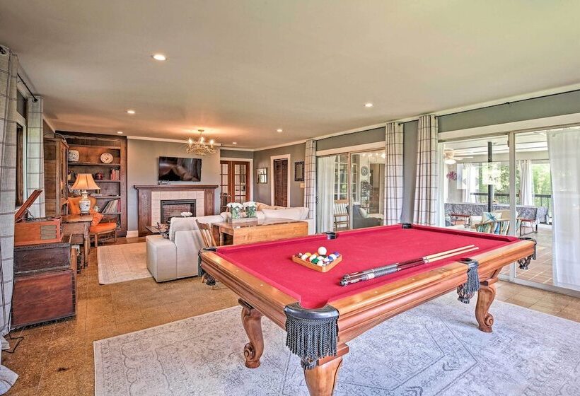 Charming Summerville Home W/ Yard & Sunroom!