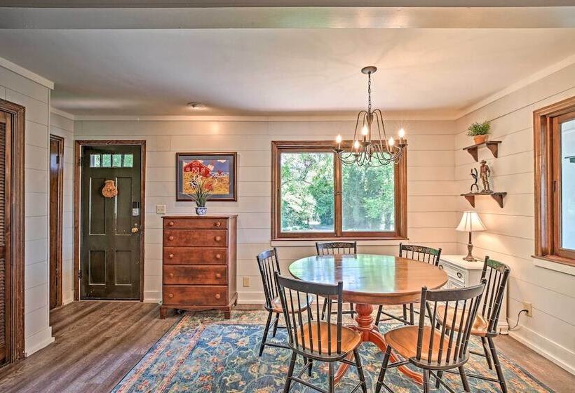 Charming Summerville Home W/ Yard & Sunroom!