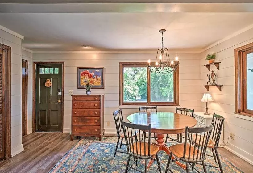 Charming Summerville Home W/ Yard & Sunroom!