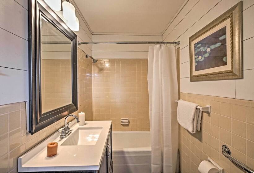 Charming Summerville Home W/ Yard & Sunroom!