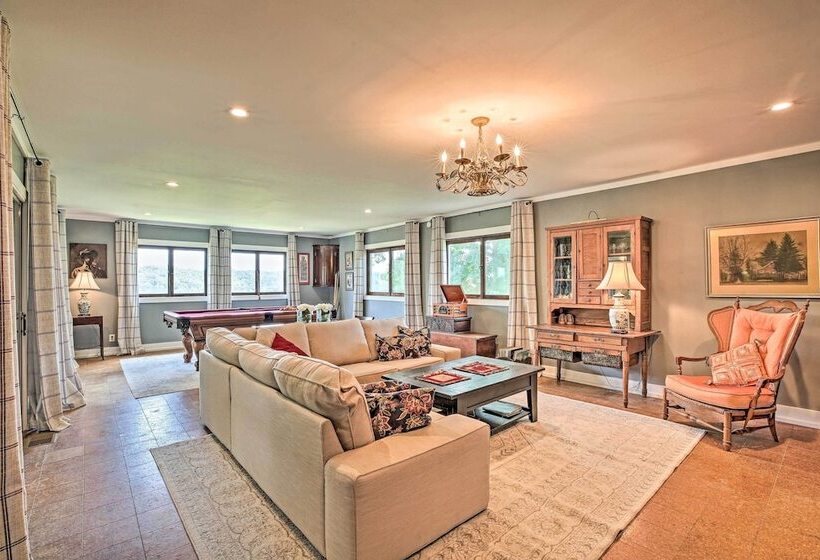 Charming Summerville Home W/ Yard & Sunroom!