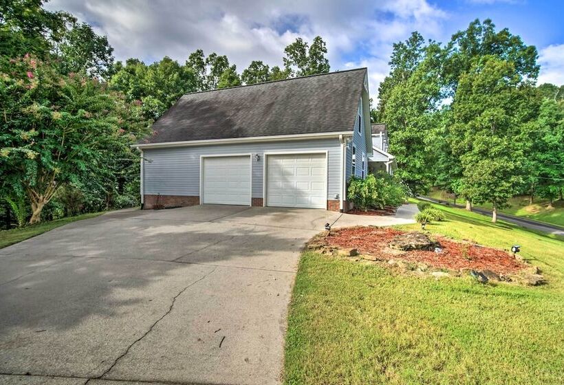 Charming Trenton Home W/ Mtn Views & Patio!