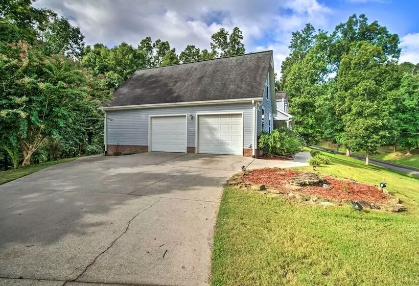 Charming Trenton Home W/ Mtn Views & Patio!