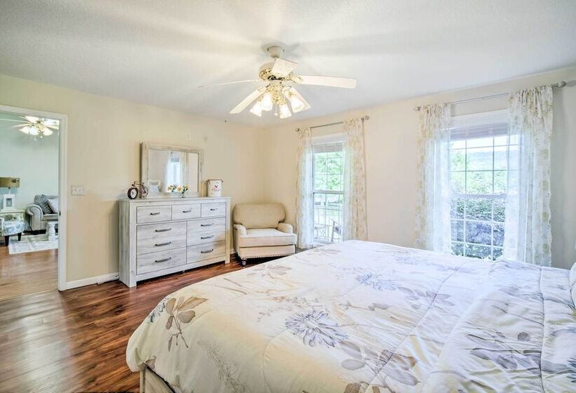 Charming Trenton Home W/ Mtn Views & Patio!