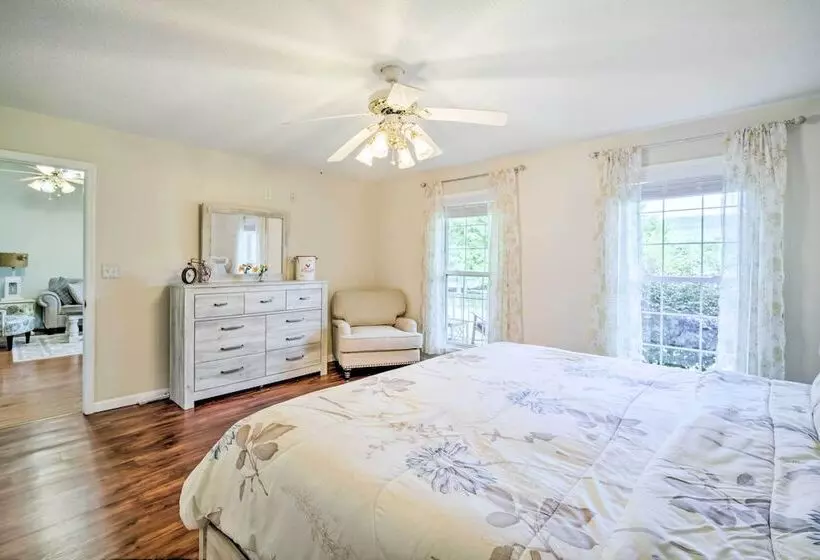 Charming Trenton Home W/ Mtn Views & Patio!