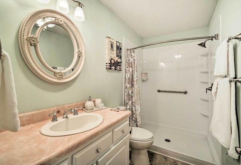 Charming Trenton Home W/ Mtn Views & Patio!