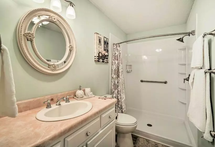 Charming Trenton Home W/ Mtn Views & Patio!