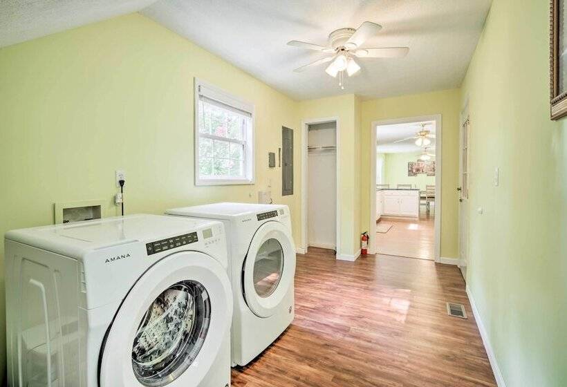 Charming Trenton Home W/ Mtn Views & Patio!