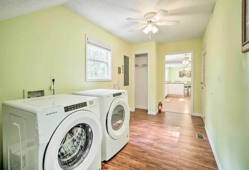 Charming Trenton Home W/ Mtn Views & Patio!