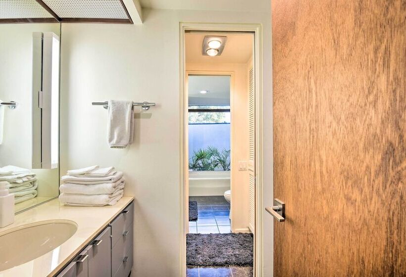 Chic Mid Century La Home W/ Hot Tub & Office