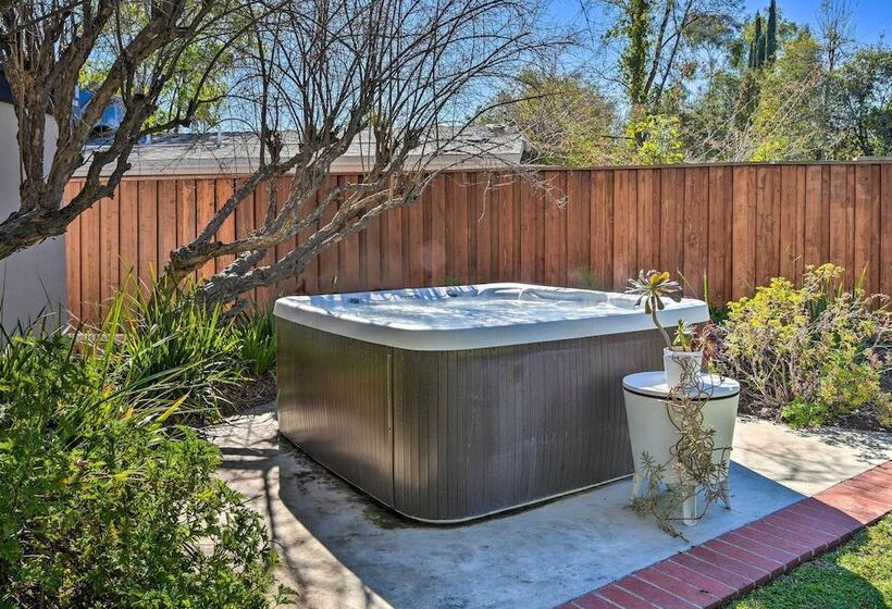 Chic Mid Century La Home W/ Hot Tub & Office
