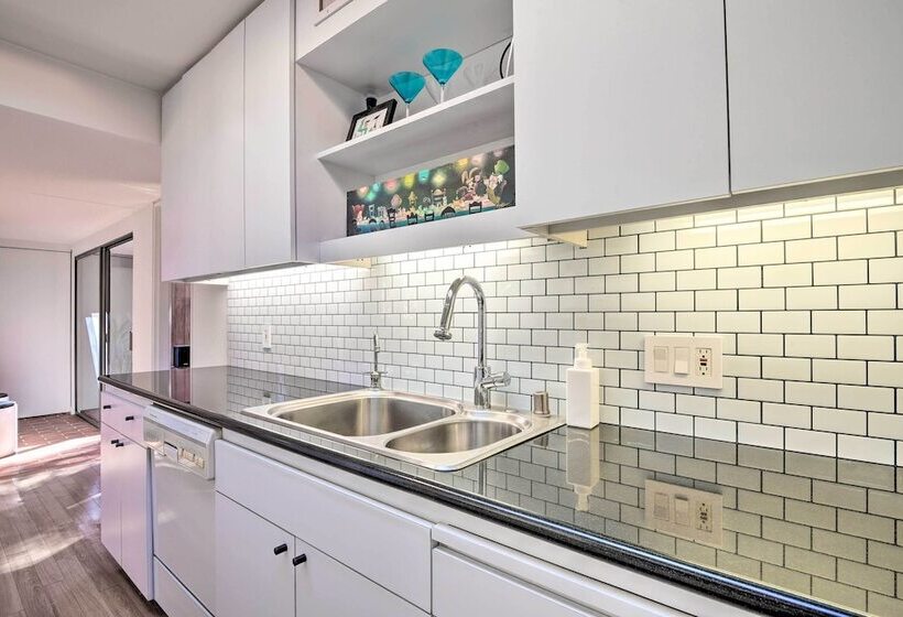 Chic Mid Century La Home W/ Hot Tub & Office