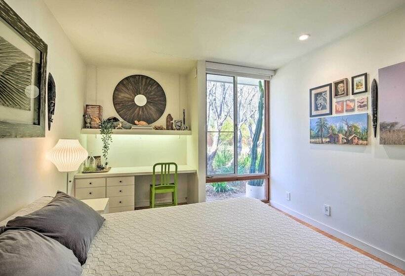 Chic Mid Century La Home W/ Hot Tub & Office