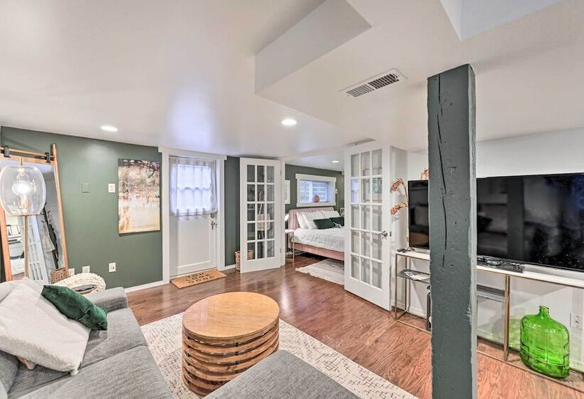 3 Mi To Dtwn Seattle: Queen Anne Apartment!