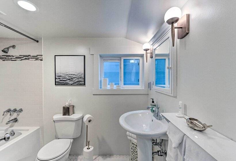 3 Mi To Dtwn Seattle: Queen Anne Apartment!