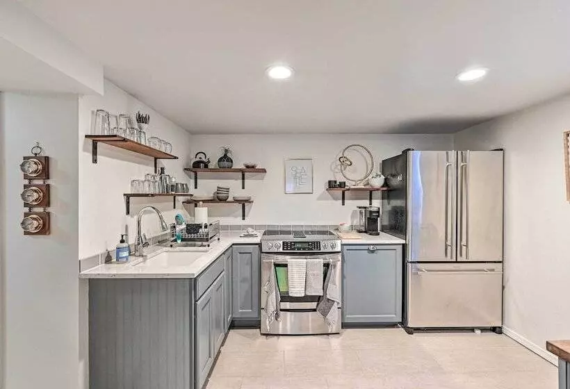 3 Mi To Dtwn Seattle: Queen Anne Apartment!