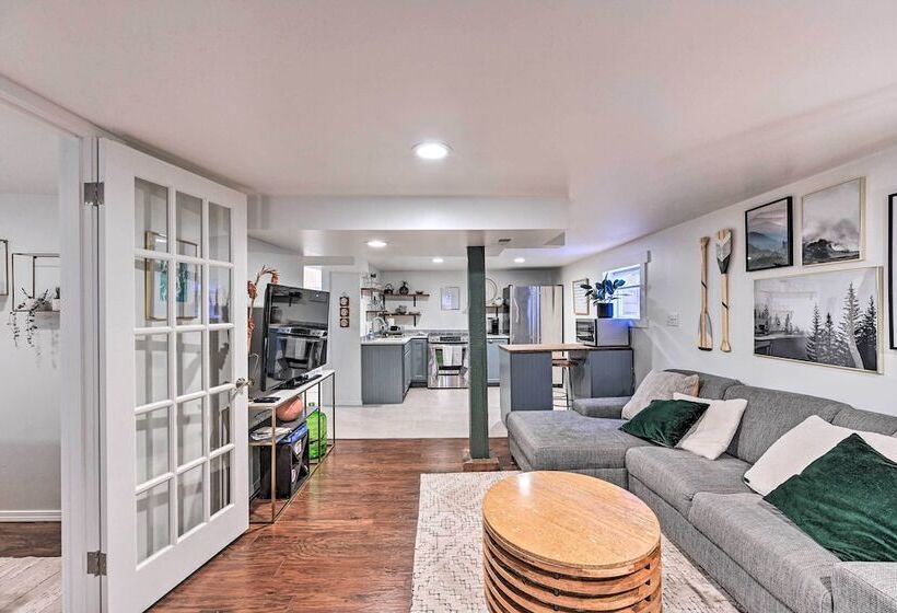 3 Mi To Dtwn Seattle: Queen Anne Apartment!