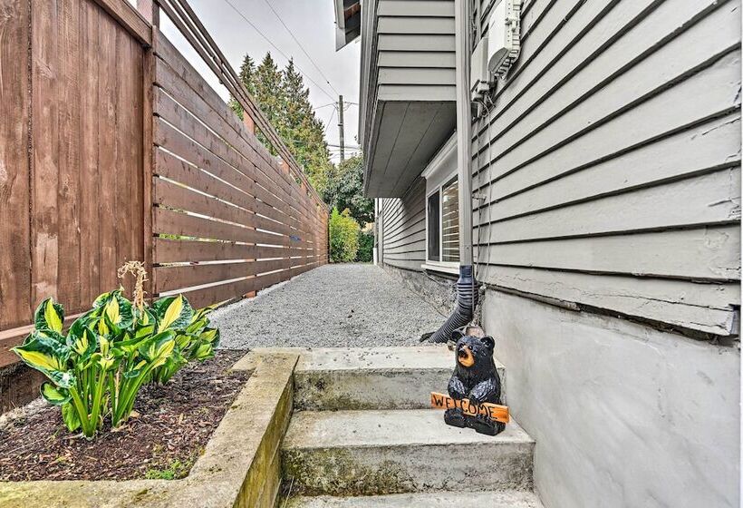 3 Mi To Dtwn Seattle: Queen Anne Apartment!