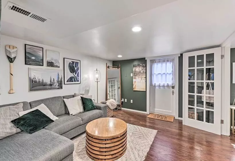 3 Mi To Dtwn Seattle: Queen Anne Apartment!