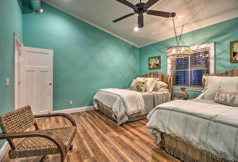 Colonels Island Haven: Panoramic Water Views