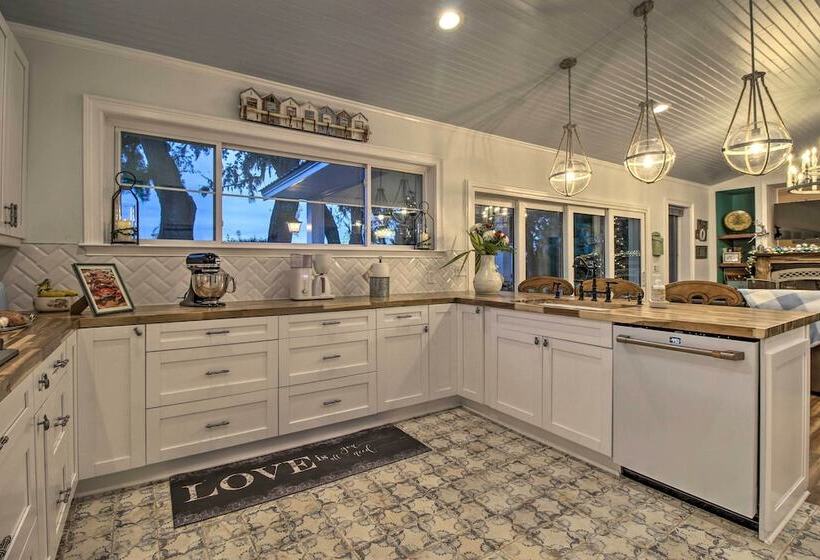 Colonels Island Haven: Panoramic Water Views