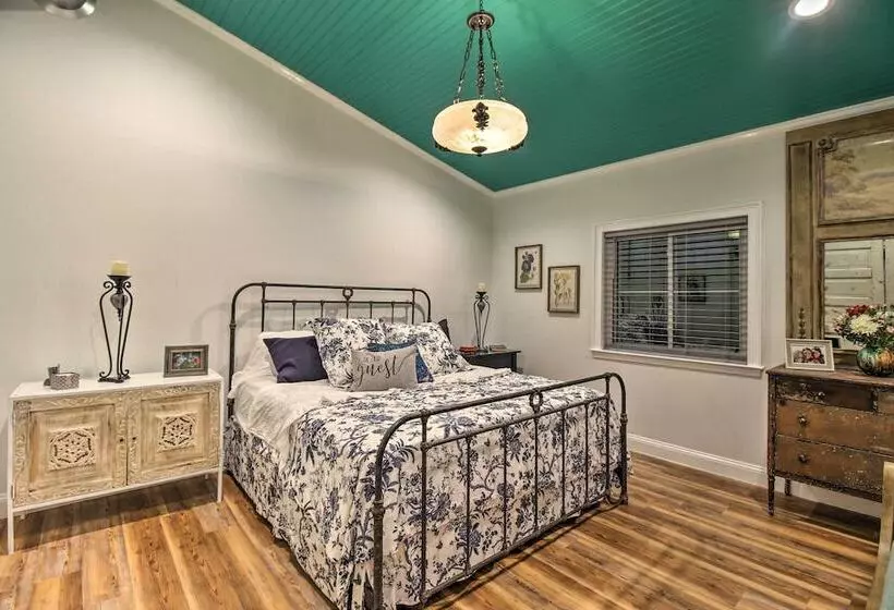 Colonels Island Haven: Panoramic Water Views