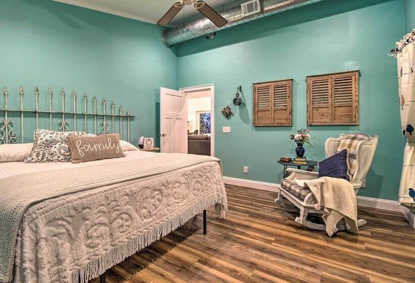 Colonels Island Haven: Panoramic Water Views