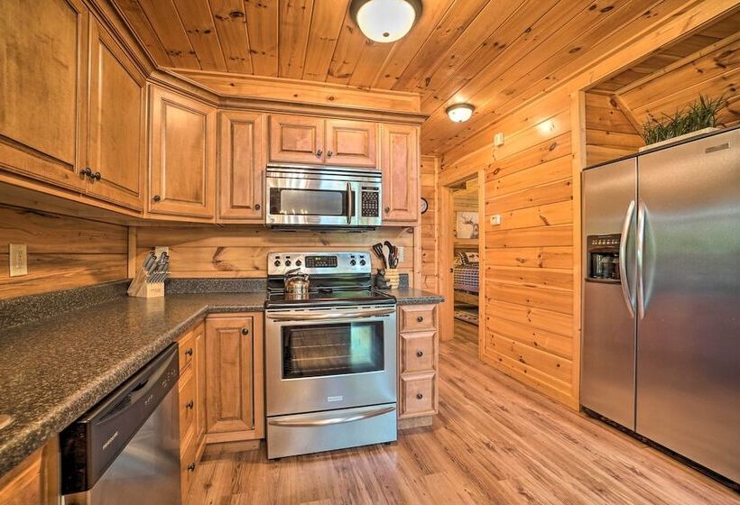 Cozy Cabin Living By Lake Chatuge W/ Covered Patio