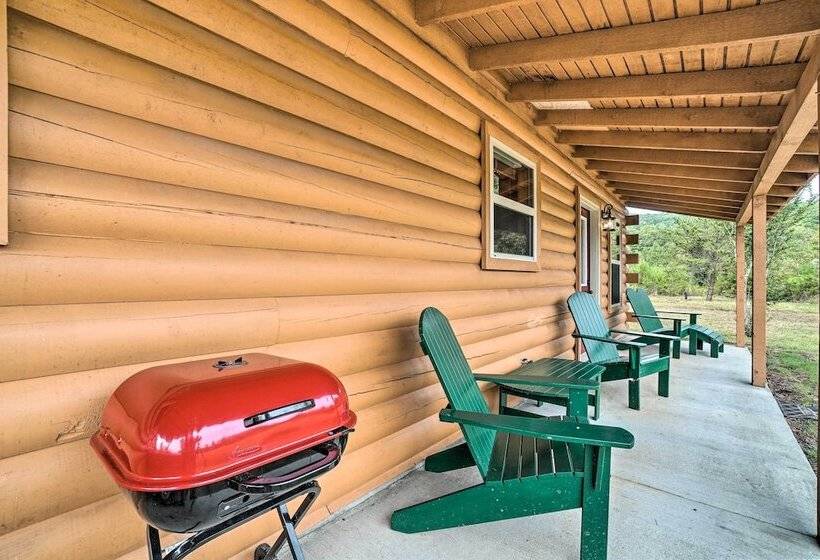 Cozy Cabin Living By Lake Chatuge W/ Covered Patio
