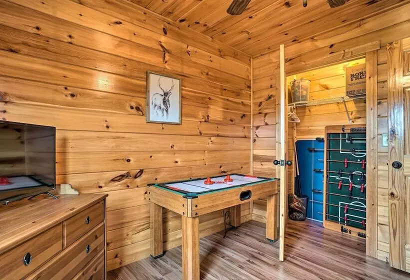 Cozy Cabin Living By Lake Chatuge W/ Covered Patio