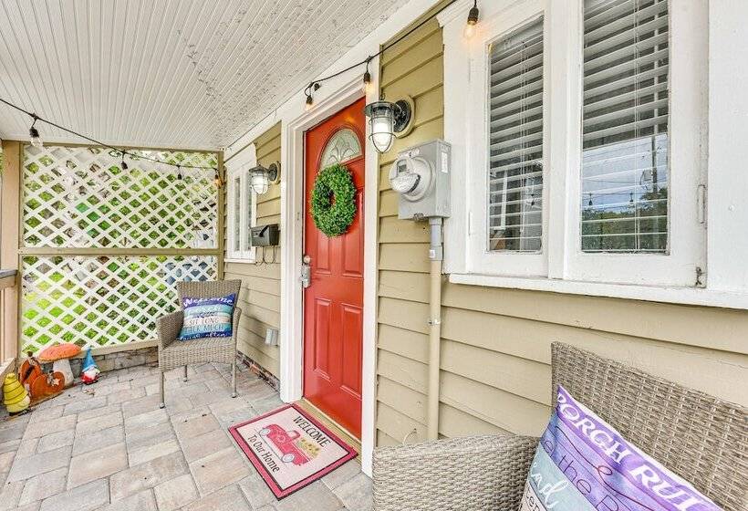 Cozy Jacksonville Cottage, Walkable Location!