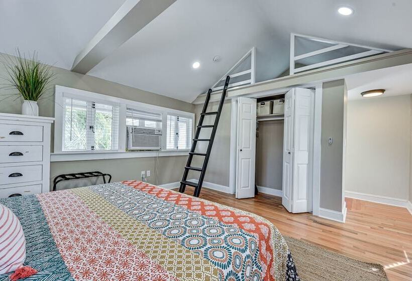 Cozy Jacksonville Cottage, Walkable Location!