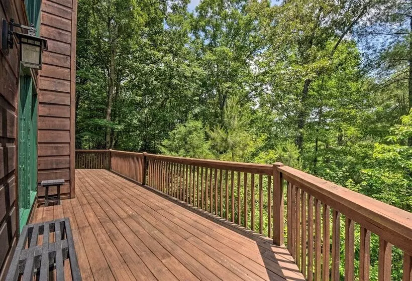 Dreamy Ellijay Resort Cabin W/ Game Room & Decks!